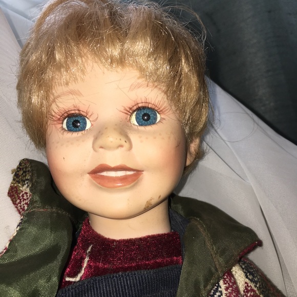 Collectible Memories porcelain handcrafted dolls - Picture 5 of 16